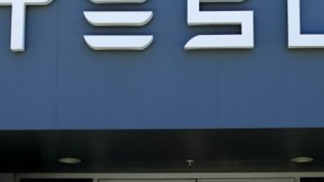 Няма официално предложение за превръщането на Tesla в частна компания