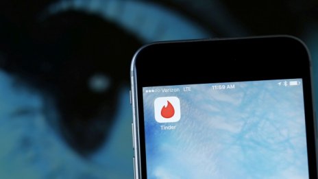 Съоснователи на Tinder съдят компанията майка