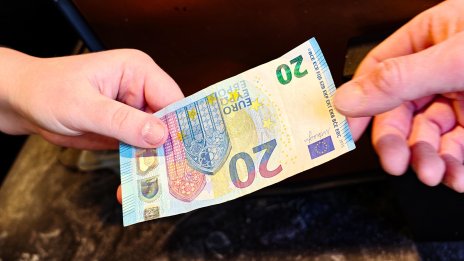 Финансист: Еврозоната няма да увеличи автоматично чуждите инвестиции у нас