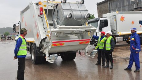 Швейцарци учат кметове от пет общини да събират опасни отпадъци