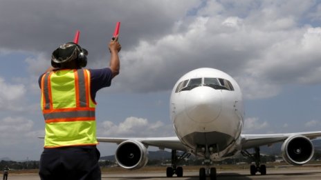 Великобритания подписа сделка с Boeing за закупуването на нови военни самолети