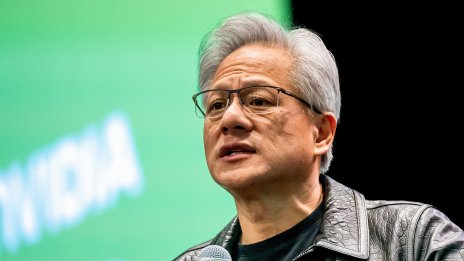 Лидерът на Nvidia е на визита в Пекин след забраната на САЩ за продажба на AI чипове на Китай