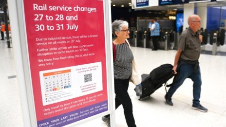 Стачка скова жп транспорта на Острова