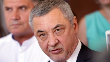 Партията на Валери Симеонов решава да остане ли в управлението
