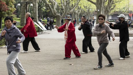 Световното население достига 8 млрд. души, но все повече застарява
