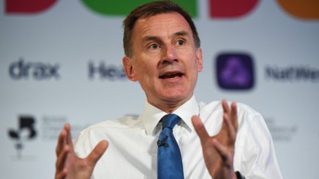 Джеръми Хънт: Великобритания има нужда от производствен капацитет за батерии