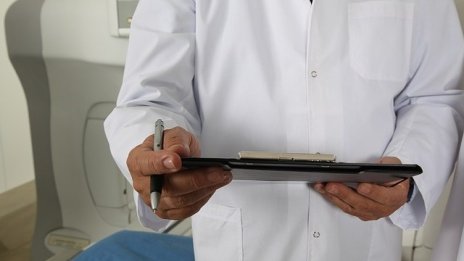 Специализанти по медицина ще получат финансова помощ за обучението си