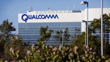 Qualcomm ще доставя чипове за моделите на Mercedes и BMW