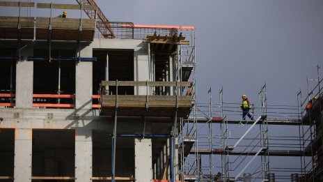 Строителството в България ускорява темп през август след по-мудния юли