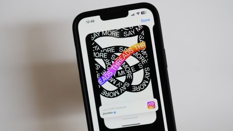 „Приятелската“ услуга Threads се сблъсква с неприятелския интернет