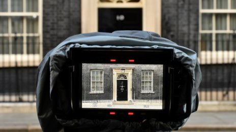 Йотингер: Преговорите за Brexit може да не започнат на 19 юни