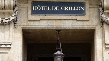 Предлагат на търг ценни вещи от прочутия хотел Hotel Crillon в Париж