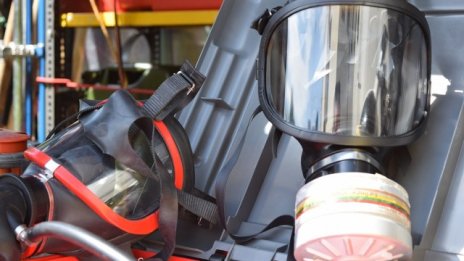 Мащабен картел на производители на противогази разкриха руските служби