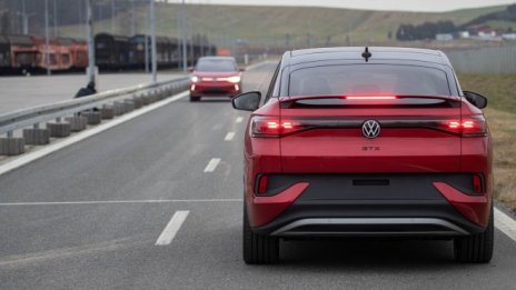 Световните продажби на Volkswagen се свиват до 10-годишно дъно през 2021 г.