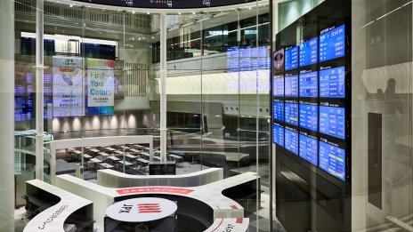 Сблъсъците между Израел и Иран изпратиха азиатските пазари в различни посоки