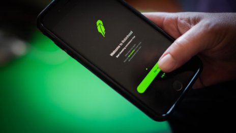 Robinhood трайно пренасочва повечето служители към работа от вкъщи