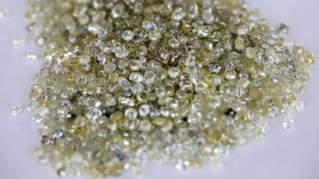 De Beers вдига цените на диамантите си заради засилено търсене