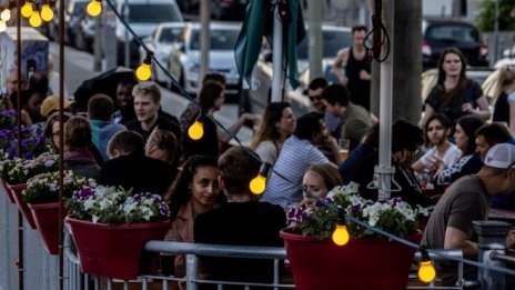 Политици и експерти подготвят края на пандемията - кога Covid ще стане ендемичен?