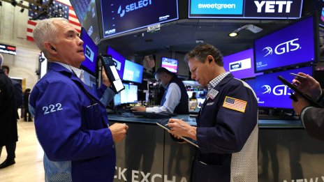 Индексите на Wall Street правят опит за възстановяване след срива от понеделник*