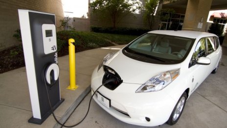 Nissan пуска евтин Leaf в САЩ