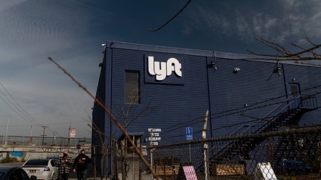 Lyft се готви да съкрати 1200 служители в опит да свие разходите