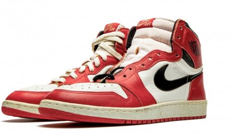 615 000 долара за маратонки на Майкъл Джордан