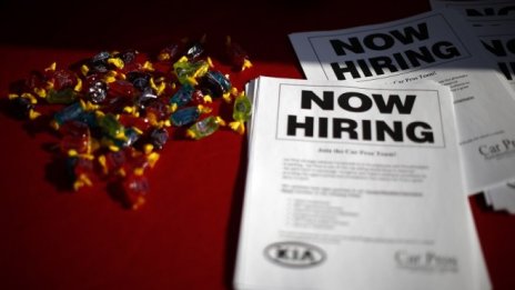 Частният сектор в САЩ добавя 177 хил. нови работни места през април