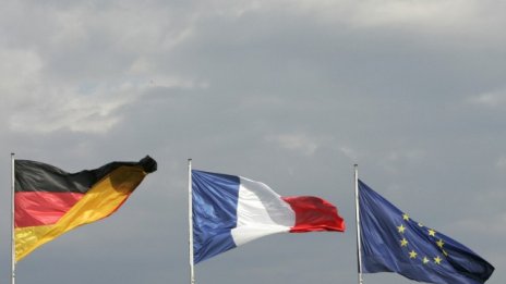 Частният сектор на еврозоната изплува от 6-месечното дъно през юли