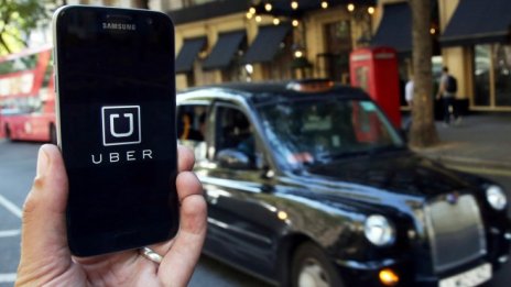 Uber твърди, че свива загубата и увеличава приходите