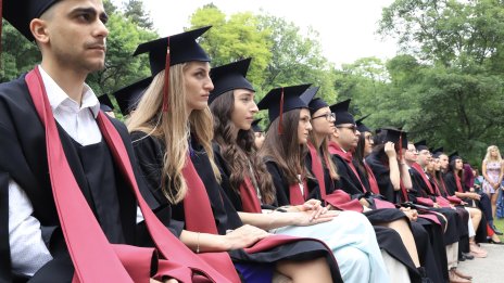 Държавата ще плаща обучението на повече студенти през новата учебна година