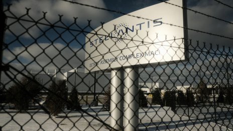 Синдикат: Stellantis планира да съкрати около 3500 работни места в САЩ