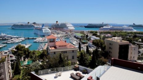 Най-популярните туристически дестинации в Испания са на нож с краткосрочните наеми