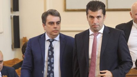 Политолози: Вотът на недоверие може да не мине и кабинетът да се спаси