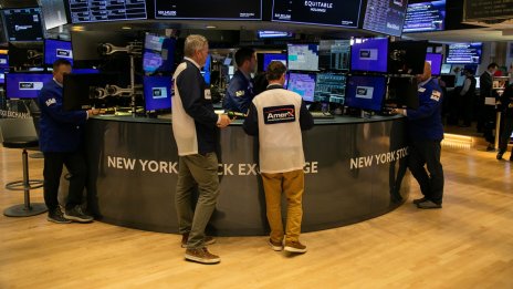 Wall Street започва новия месец със силен ръст след решението на Фед за лихвите