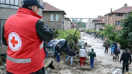 Още не са обезопасени деретата, наводнили "Аспарухово"