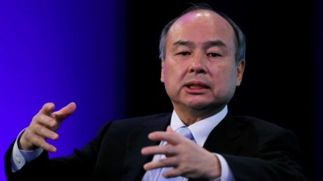Лидерът на SoftBank отправи остри критики към властите в Япония