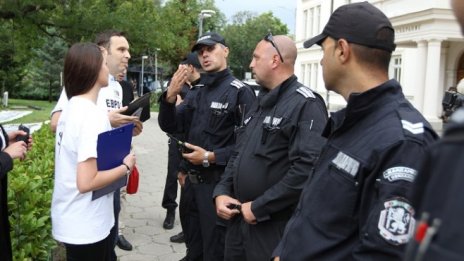 "Възраждане" събра подписи и от депутати за референдум за еврото