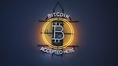 Цената на биткойна стигна 3-седмичен връх след споразумението в Близкия изток