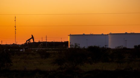 Петролът поевтинява заради увеличаването на запасите в САЩ*