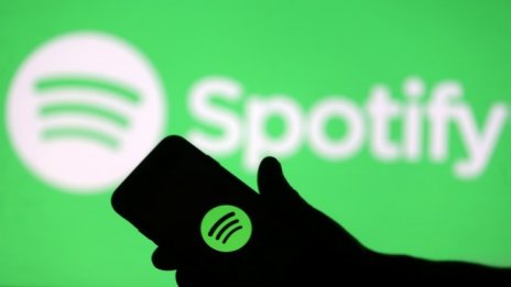 Spotify вече ще предлага персонализирани препоръки за подкасти