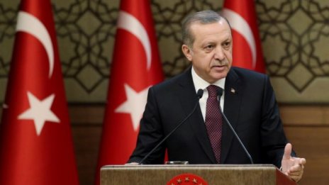 Ердоган се точи за главата на поредния си гуверньор