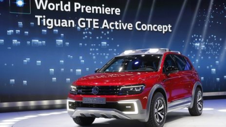 Volkswagen продължава да води автомобилната индустрия
