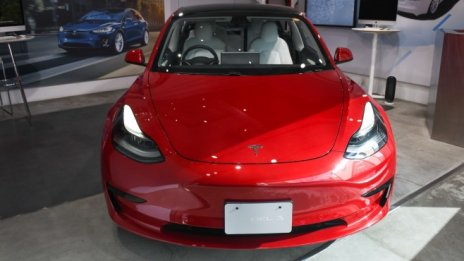 Пазарът в Европа се свива, но премиум марките коли бележат ръстове през февруари