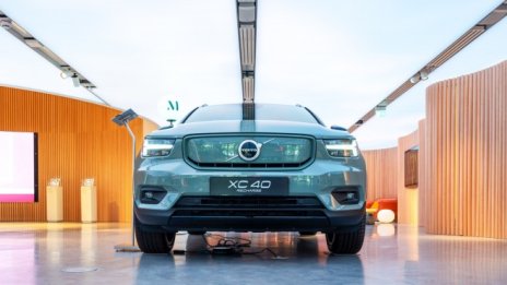 Volvo привлича ветеран от BlackBerry, който ще ускори превръщането на колата в iPhone