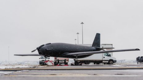 „Дронамикс“ ще си партнира с Cotesa за производството на товарния дрон „Черен лебед“