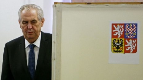 Чешкият президент е против предсрочни избори и смята отново да назначи Бабиш 