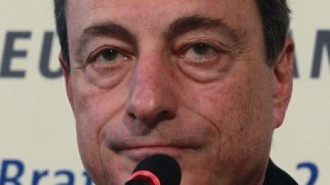 Драги намекна за допълнително разхлабване на монетарната политика