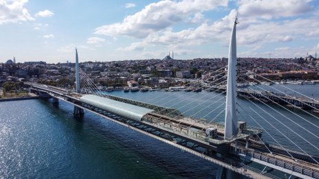 Турция освободи заседналия товарен кораб в Босфора