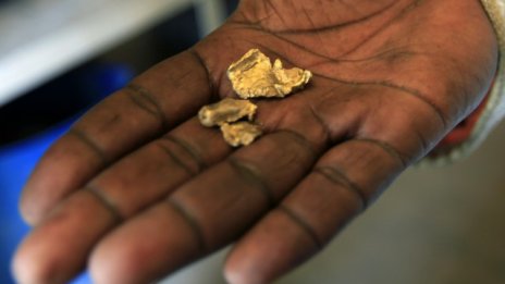 Катарското кралско семейство ще инвестира в златодобивни компании