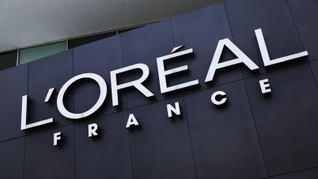 "Ефектът на червилото" дава тласък на продажбите на L'Oreal